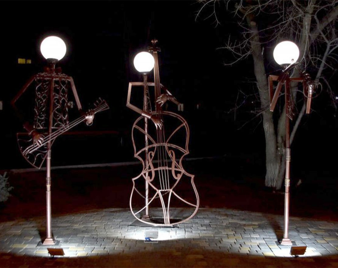 Фигура из металла TORUDA «Фонарный столб с балалайкой» - вид 3